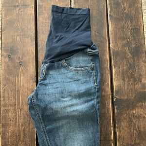 Maternity Full panel cuffed leg Capris. Leg has distressing